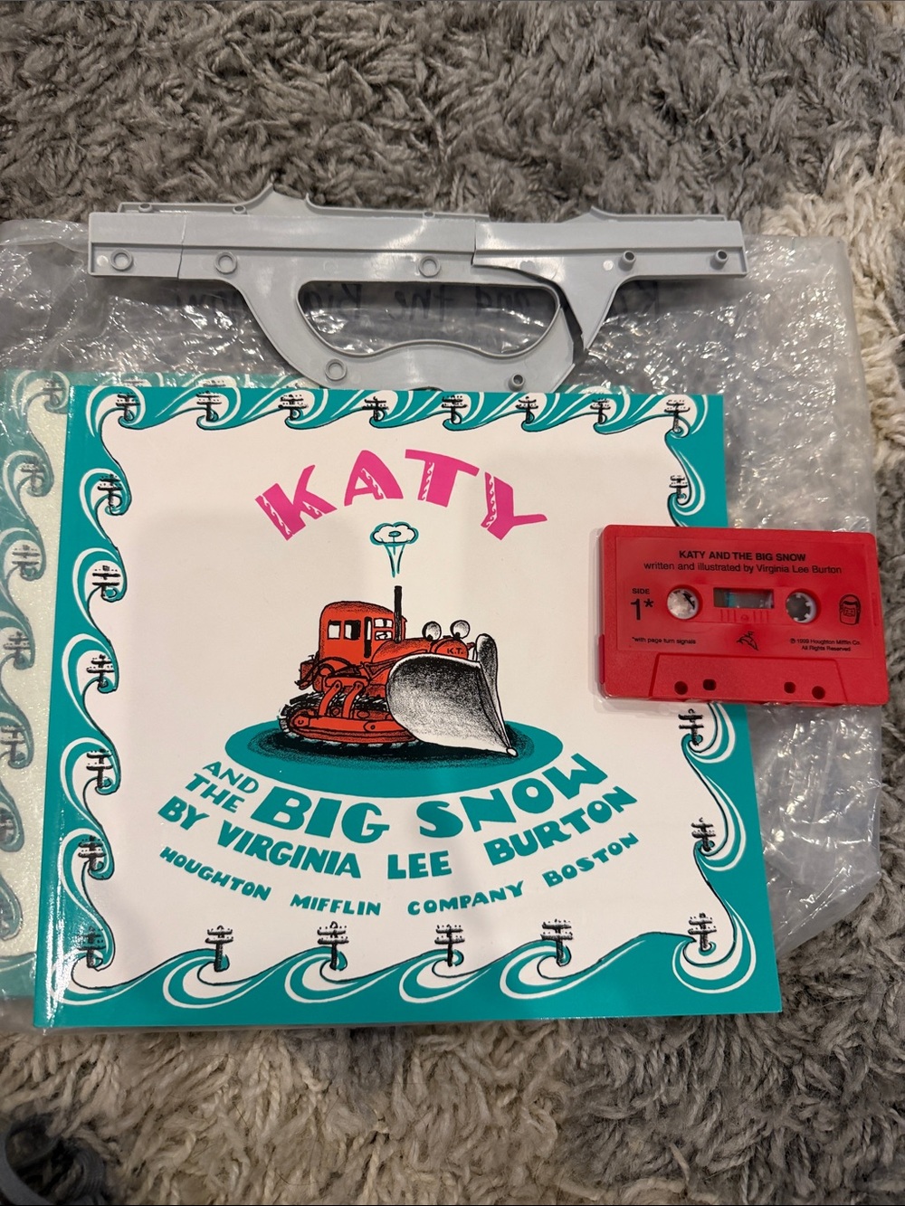 Katy and the Big Snow Kids Book with Red Cassette Tape - Virginia Lee Burton